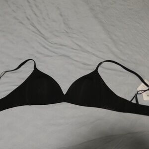Lululemon Take Shape Bra 34B Black new with tag